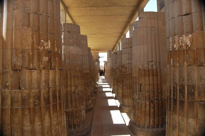 Day Tour to Giza Pyramids, Sphinx, Sakkara Pyramids and Dahshur Pyramids - Meeting the Great Sphinx