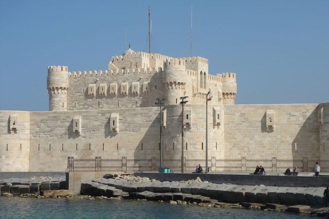 Day-Trip to Alexandria from Cairo by Private Car - Kom el Shoqafa, the day’s most memorable descent