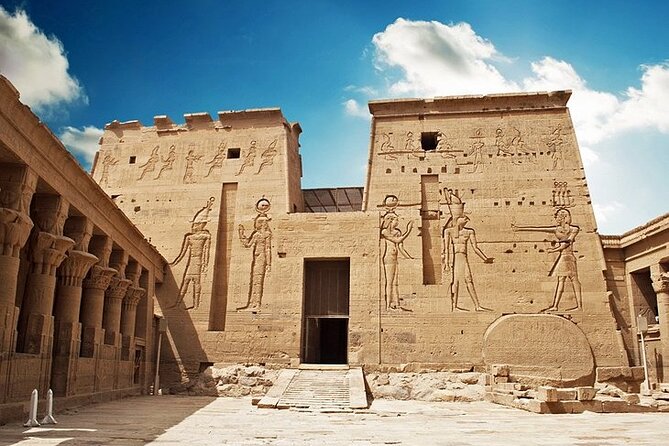 Day Trip to Luxor From Cairo By Flight, King Tut Tomb Included - Entering King Tutankhamun’s tomb