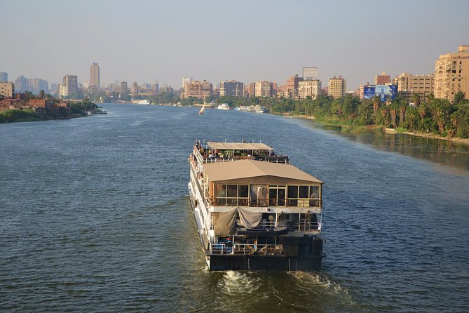 Dinner Nile cruse in Cairo at Night - What the $20 price really covers