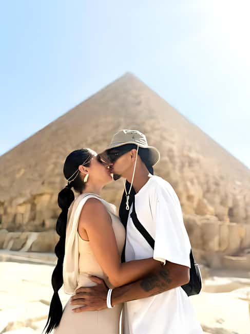 Discover Cairo: Pyramids, Museum & Sphinx Tour from Hurghada - The Sphinx and Valley Temple, with time for photographs