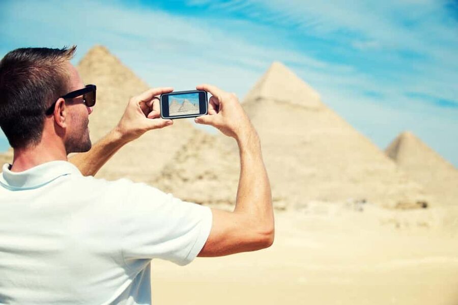 Discover Cairo: Pyramids, Museum & Sphinx Tour from Hurghada - Inside the Egyptian Museum in Cairo