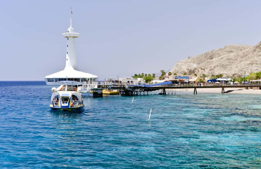 Eilat: 2-Hour Glass-Bottom Boat Tour - Boarding at Hananya Beach and finding the Jules Verne