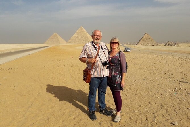 Excursion Hurghada Cairo Pyramids by plane - Small Group - Meeting the Pyramids at Giza