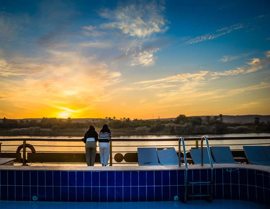 From Aswan: 4-Day 3-Night Nile Cruise with Hot Air Balloon - The guides can make or break the ancient sites