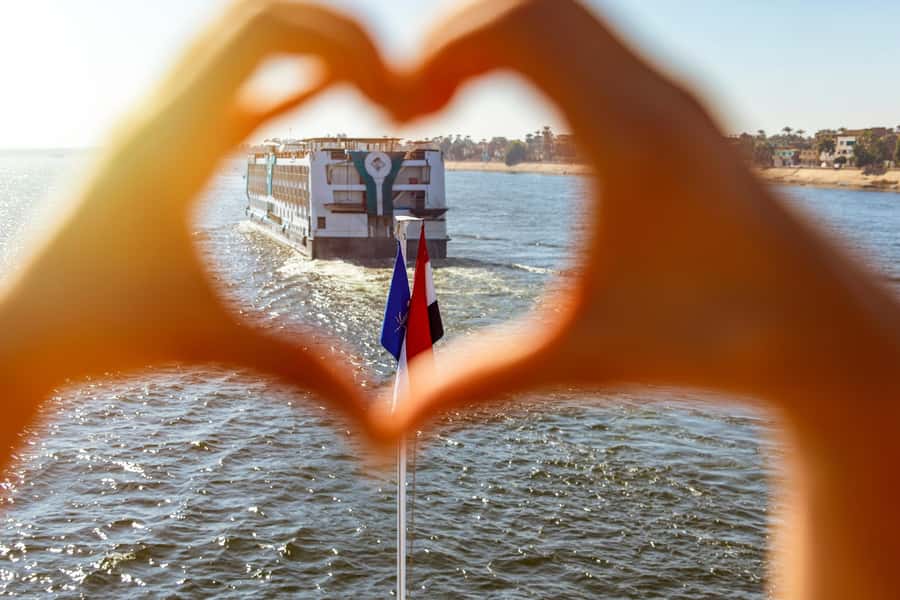 From Aswan: 4-Day 3-Night Nile Cruise with Hot Air Balloon - Meals, cabins, and the pace on board