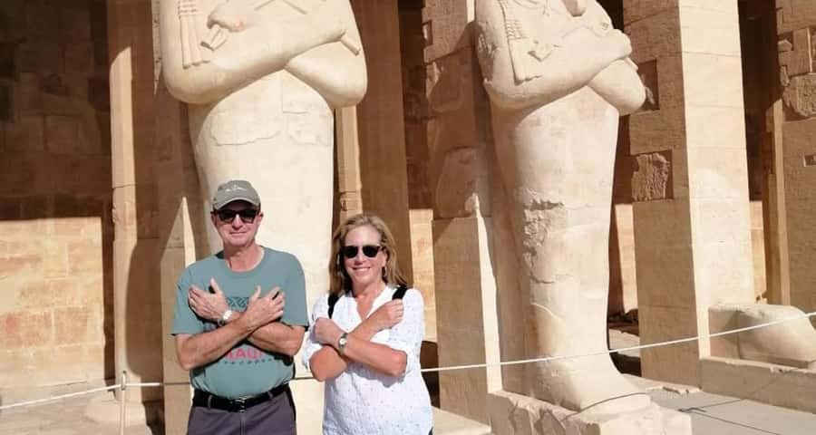From Aswan: 4-Days 3-Night Nile Cruise with Hot Air Balloon - Food, cabins, drinks, and life on the boat