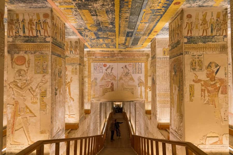 From Aswan:4 Days Nile Cruise Luxor Abu Simbel & Air Balloon - What the $450 price really covers