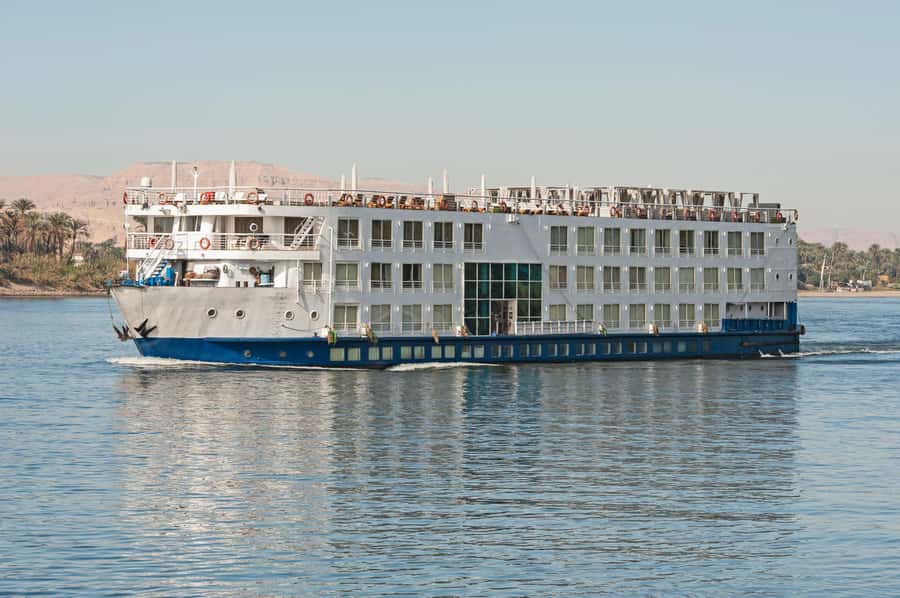 From Aswan: 5-Day Nile Cruise to Luxor with Hot Air Balloon - Day 3: Edfu by horse-drawn carriage