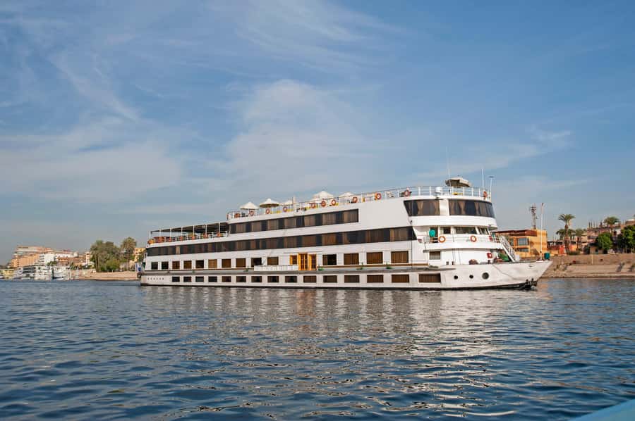 From Aswan: 5-Day Nile Cruise to Luxor with Hot Air Balloon - Day 1: Aswan’s High Dam, granite quarries, and Philae