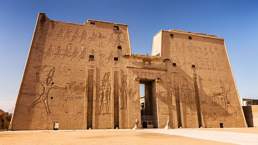 From Aswan: Overnight Nile Cruise to Luxor with Meals - Guides and communication make the difference