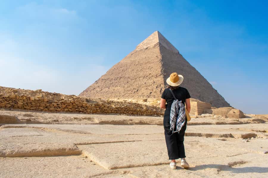From Cairo: 11-Day Tour, Nile Cruise, Flights, Balloon - Day 1: Giza, the Egyptian Museum, and dinner on the Nile