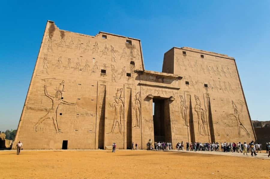 From Cairo: 5-Day Egypt Highlights Private Tour with Flights - Day 3: Edfu and Kom Ombo by river