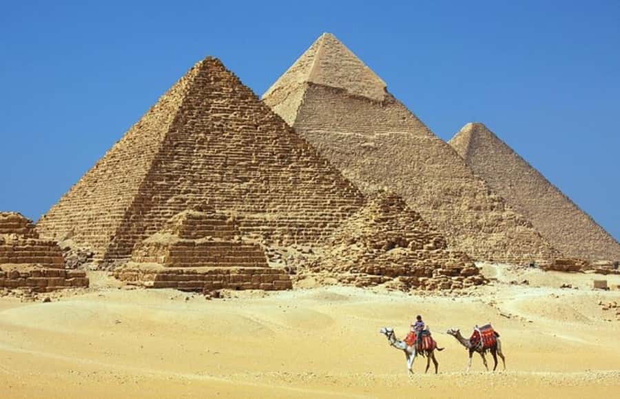 From Cairo: 5-Day Egypt Highlights Private Tour with Flights - Guides, drivers, and daily communication