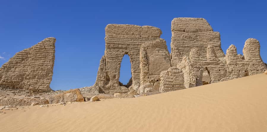 From Cairo: Fayoum Oasis and Wadi Al Rayan Guided Tour - How much of the 10 hours is spent in the car?