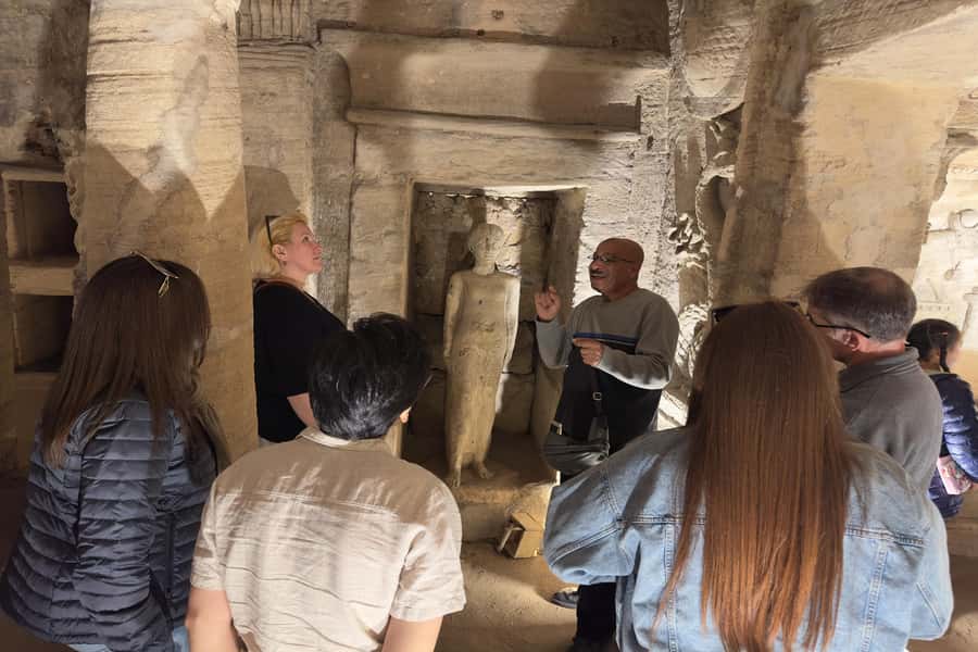 From Cairo: Historical Alexandria Shared Day Tour with Lunch - Catacombs of Kom el Shoqafa: Alexandria’s strangest ancient stop