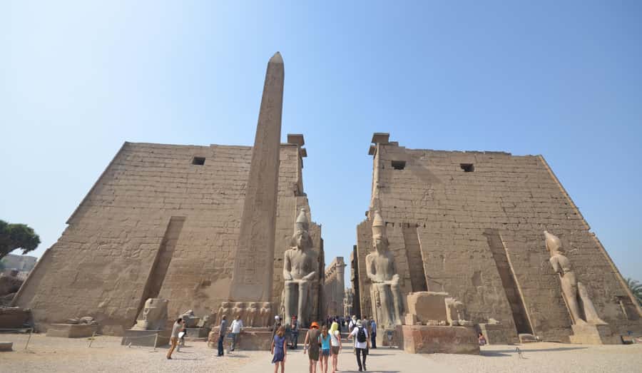 From Cairo: Luxor & Hot Air Balloon Private Trip by Plane - Colossi of Memnon and a useful lunch break