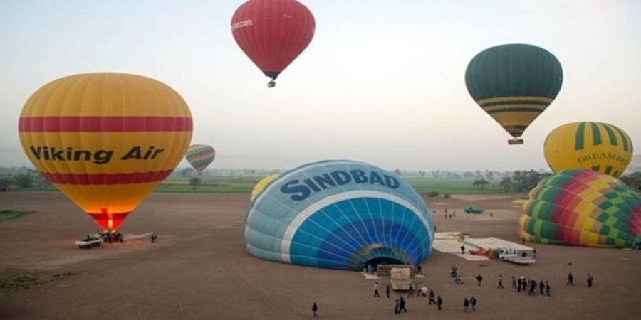 From Hurghada: 1-Night in Luxor, Hot Air Balloon, & Transfer - The pre-dawn route to the balloon launch