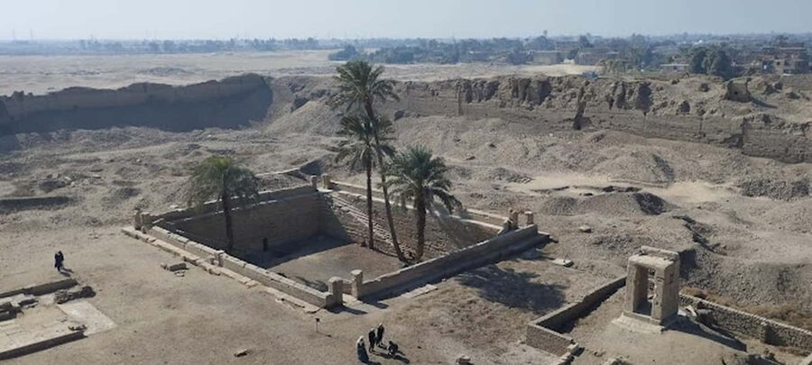 From Hurghada: Abydos, Osireion, and Dendera Day Tour - The road from Hurghada to Upper Egypt