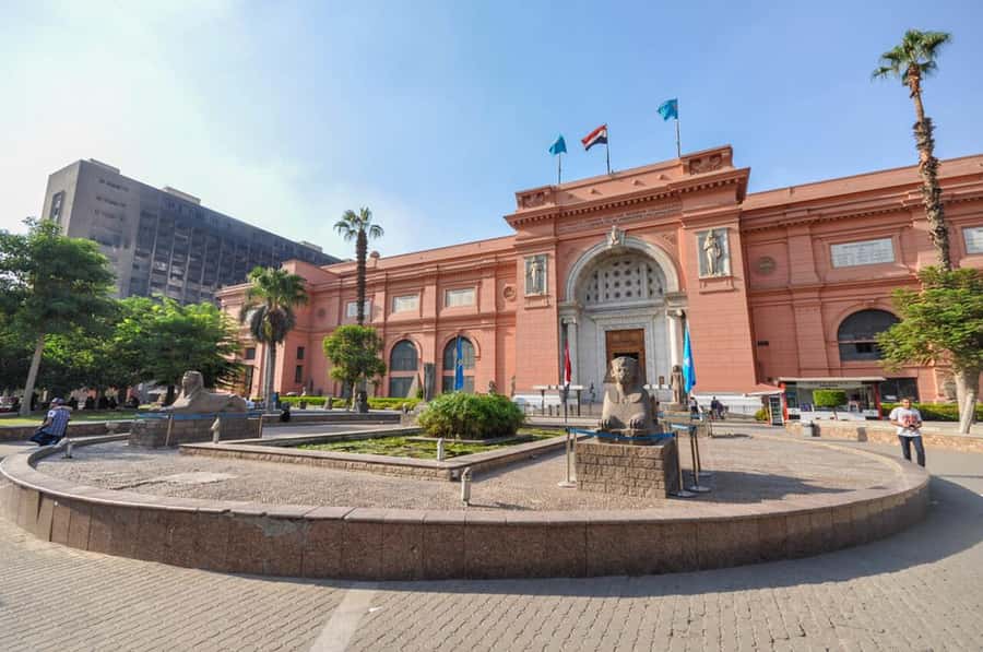 From Hurghada: Full-Day Trip to Cairo by Plane - Giza and the three great pyramids