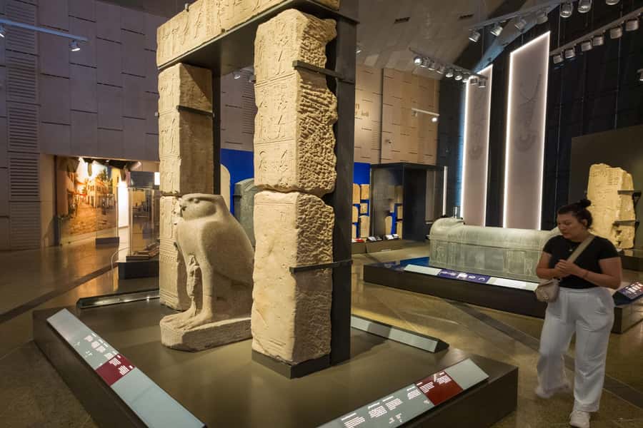From Hurghada: Grand Egyptian Museum Pyramids Cairo Day Trip - Guides, organization, and the human side of the day