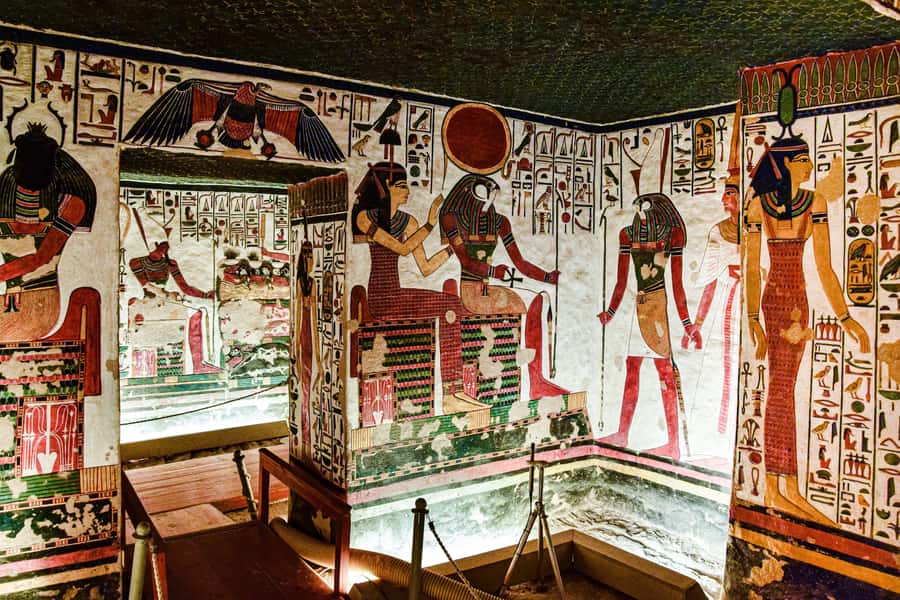 From Hurghada: Luxor Private Guided Tour - Three tombs inside the Valley of the Kings