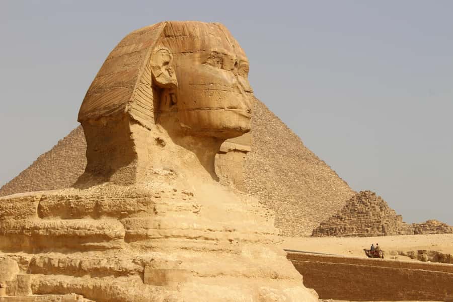 From Hurghada: Pyramids and Egyptian Museum Tour & Boat Ride - The Great Sphinx and Valley Temple