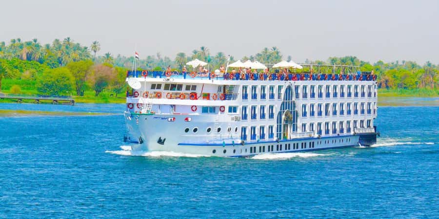 From Luxor: 3-Night Nile Cruise to Aswan and Hot Air Balloon - Day 1: Karnak, Luxor Temple, and a felucca at sunset