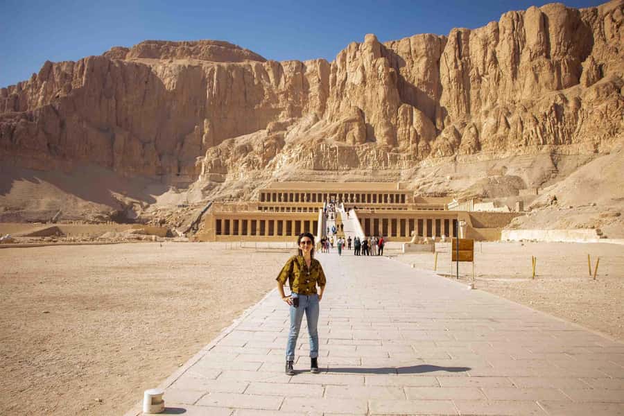 From Luxor: Guided Tour to East or West Banks with Lunch - Guides, drivers, and the day-to-day service