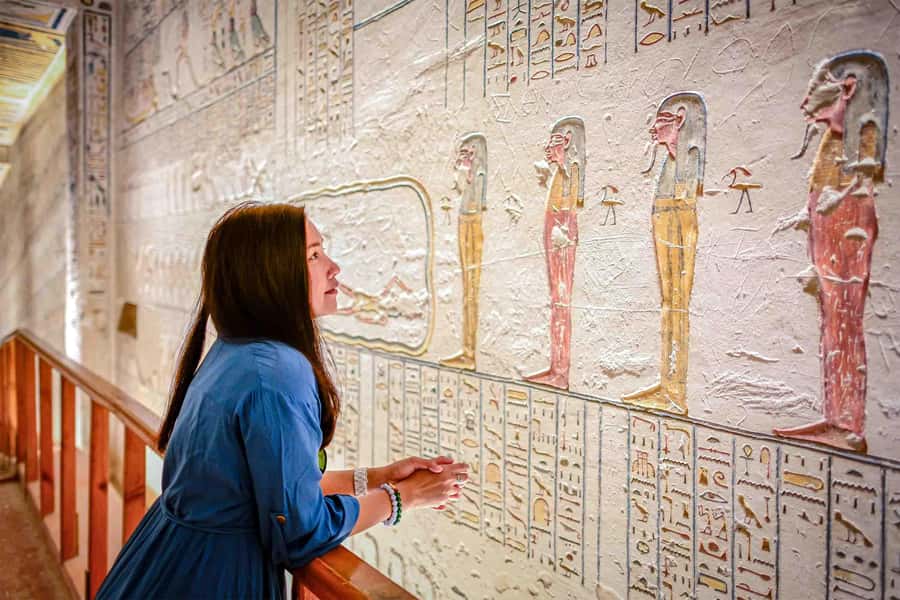 From Luxor: Guided Tour to East or West Banks with Lunch - Hatshepsut Temple and the story of a female pharaoh