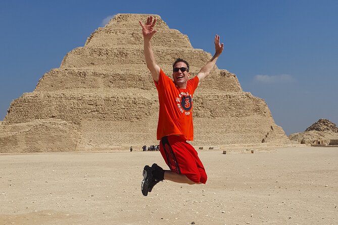 Full-day Private Tour Pyramids of Giza, Sphinx, Memphis and Sakkara - The panoramic viewpoint is worth protecting