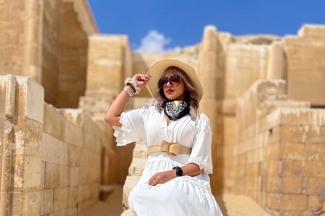 Full-Day Tour of Giza, Saqqara & Memphis –Ancient Egypt Discovery - Giza: the famous view, with room for photos