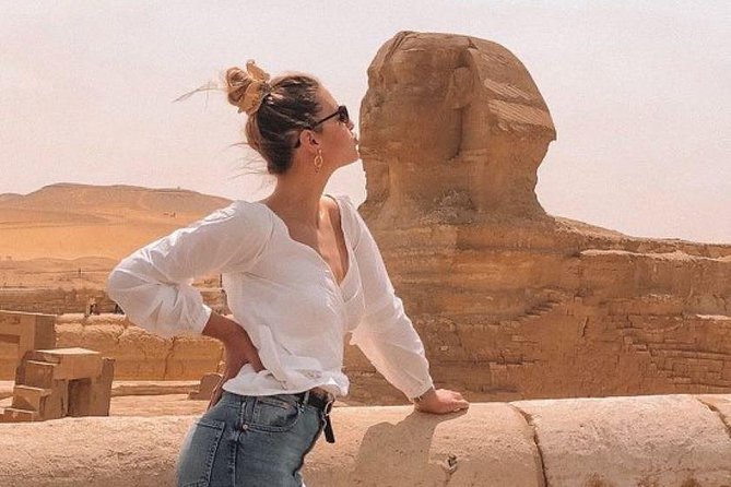 Full - Day Tour to Giza Pyramids , Cairo Museum & Bazaar Includes Lunch - Meeting the Great Pyramids at Giza
