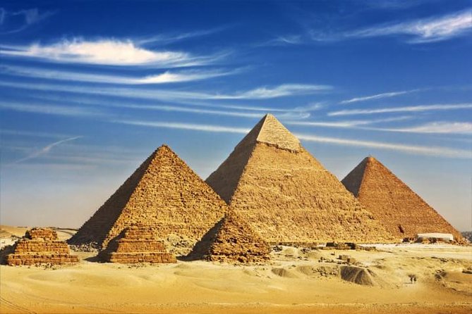 Full-Day Tour to Giza Pyramids, Memphis, and Sakkara - Lunch, transport, and the practical side of the day