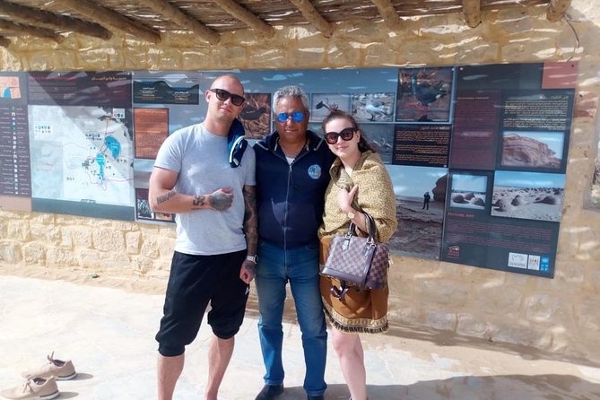 Full Day Tour to Pyramids of Giza, Saqqara Step Pyramids & Sound and Light Show - Guide quality can shape the whole experience