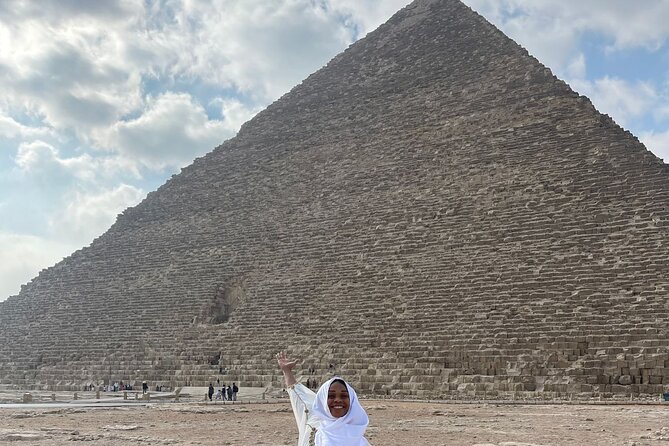 Full Day Tour to Royal Mummies, Giza pyramids, Sphinx and Bazaar - Guides, drivers, and the human side of the day