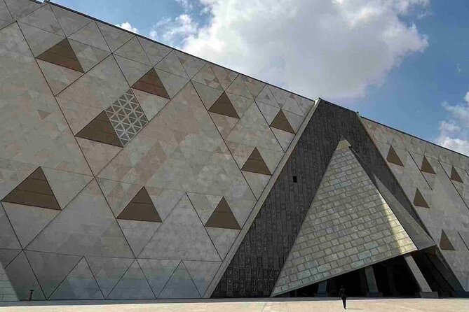 GEM Grand Egyptian Museum Private Tour from Cairo Giza hotels - Guides and drivers: what to expect