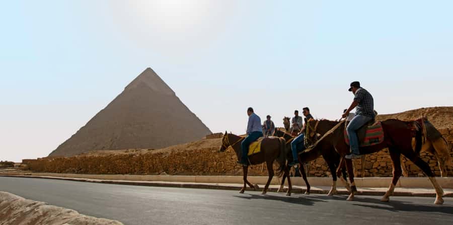 Giza: Arabian Horse Tour Around the Giza Pyramids - The $20 price: good value with limits