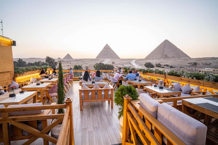 Giza: Dinner with Pyramids All Around You at Rooftop7000 - How the two-hour restaurant stay feels