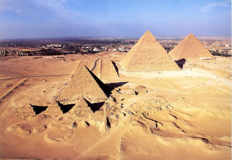 Giza Pyramids and Sphinx: Half-Day Private or Group Tour - Chephren and Mykerinos, smaller but still essential