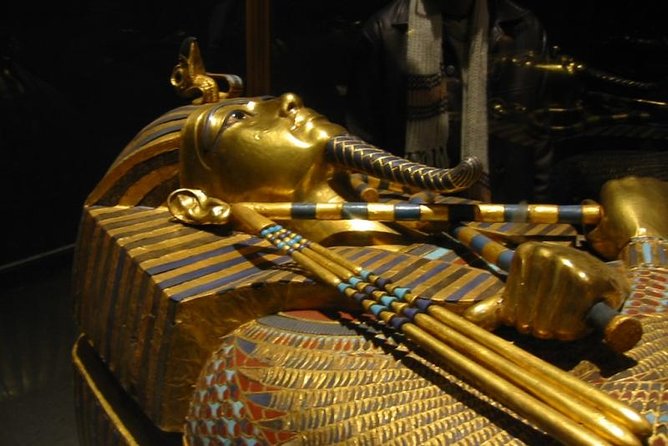 Giza pyramids and the Egyptian museum - Starting at the three Giza pyramids