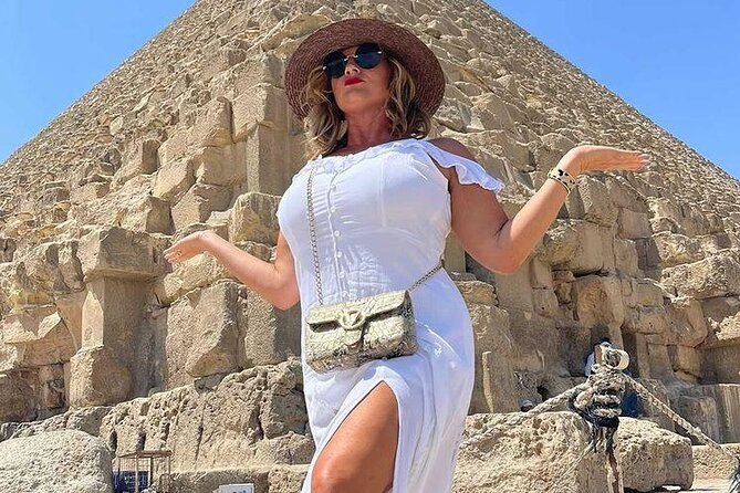Giza pyramids: Half Day Tour To Giza Pyramids - Khafre and Menkaure add scale and context