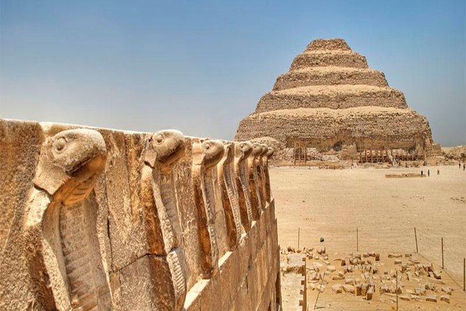 Giza Pyramids, Memphis and Sakkara - Lunch, photos, and the small practical details