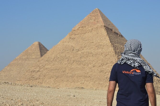 Giza Pyramids & Sphinx day trip - Meeting the Sphinx