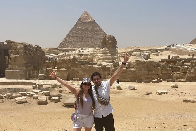 Giza Pyramids, Sphinx, Egyptian Museum day tour with a guide - Menkaure and the three-pyramid view