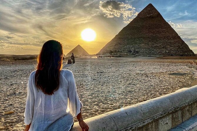 Giza pyramids,Sphinx Sakkara,Dahshuh,Memphis,Camel - Giza and the Sphinx: the essential first look