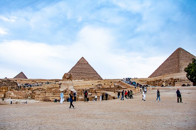Giza Pyramids, Sphinx, Saqqara, and Memphis Private Day Tour - How the private vehicle changes the day