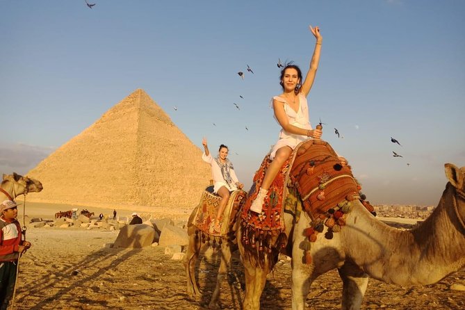 Giza Pyramids & Sphinx with Camel Ride Private Tour - Meeting the Great Pyramid of Cheops