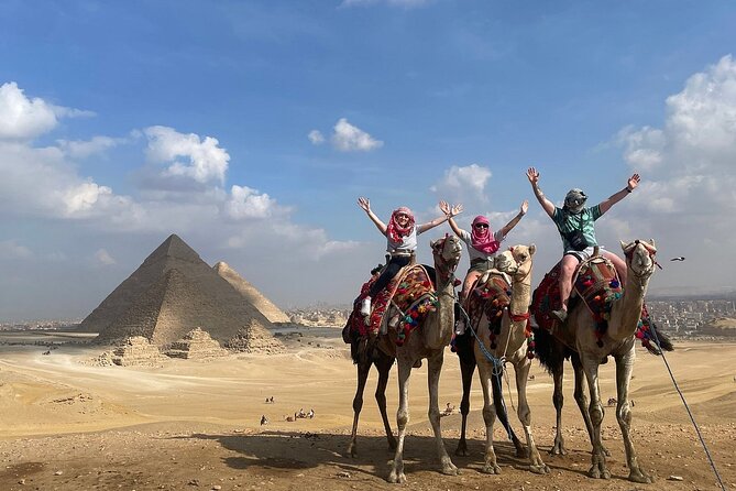 Guided Tour to Giza Pyramids ,Sphinx, Camel & inside the pyramids - Who should choose this experience