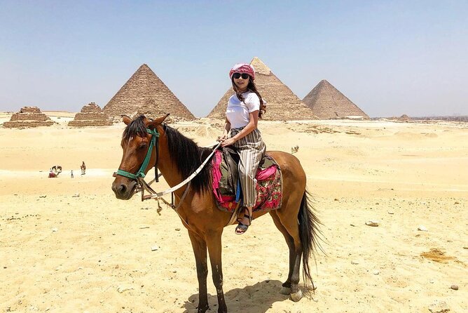 Guided trip to Giza pyramids Sphinx with lunch - First sight: the Great Pyramids of Giza